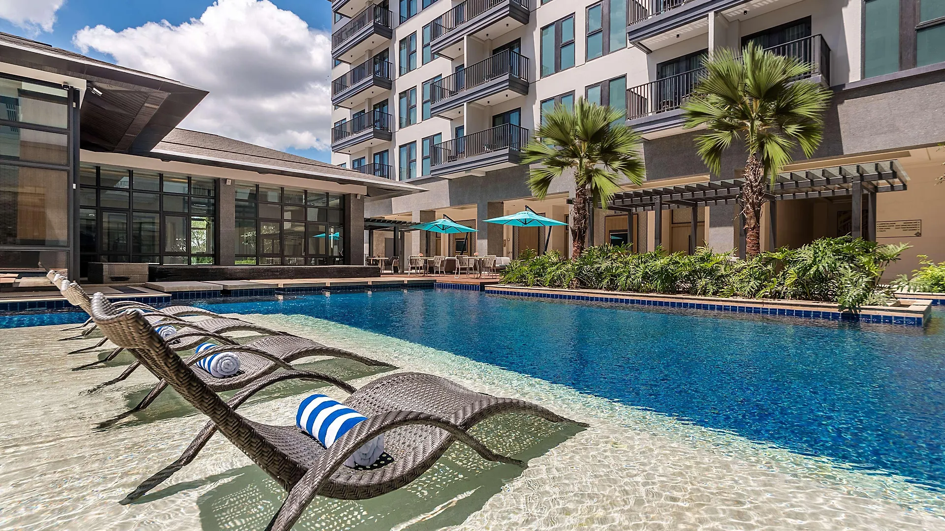 Dusitd2 Davao Hotel
